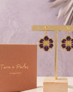 Boucles d'oreilles Petite Fleur perles de verre violet, prune et doré, puce acier inoxydable doré - Terre à Perles