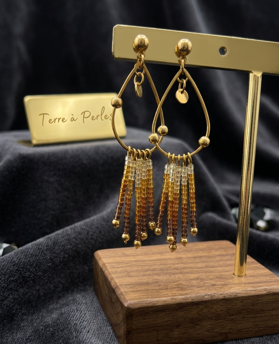 Parure De Bijoux Rouge Et Or – Collier + Boucles D'oreilles à Franges Perles De Verre (neuf Avec étiquettes)
