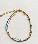 Bracelet de Cheville Double Rang – Perles Colorées & Chaîne Dorée